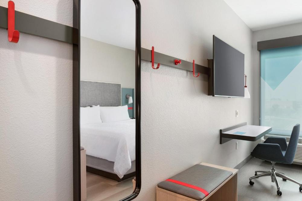 Standard King Room interior